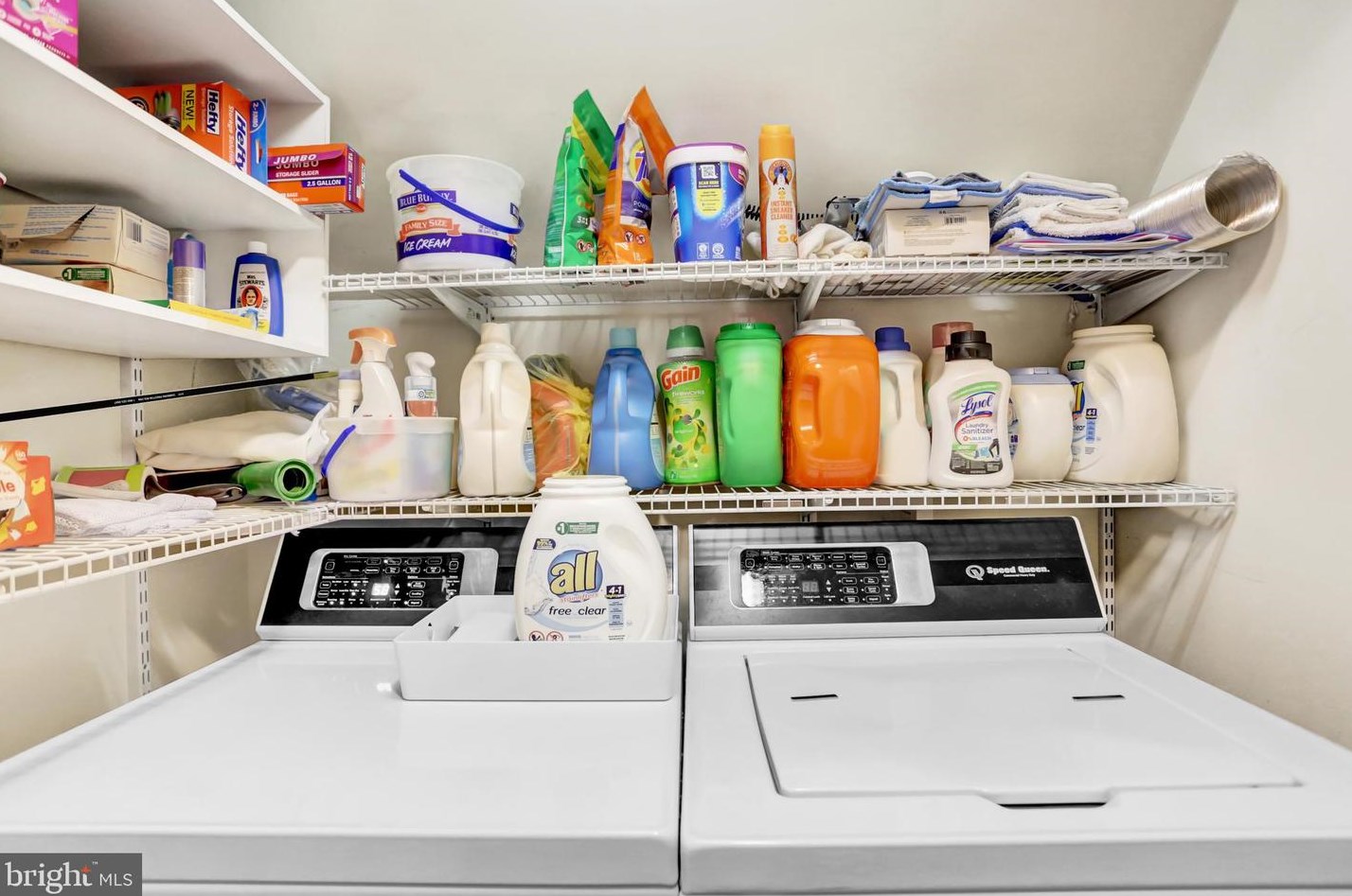 215 Cresthaven Dr, Fayetteville PA  17222-9377 exterior