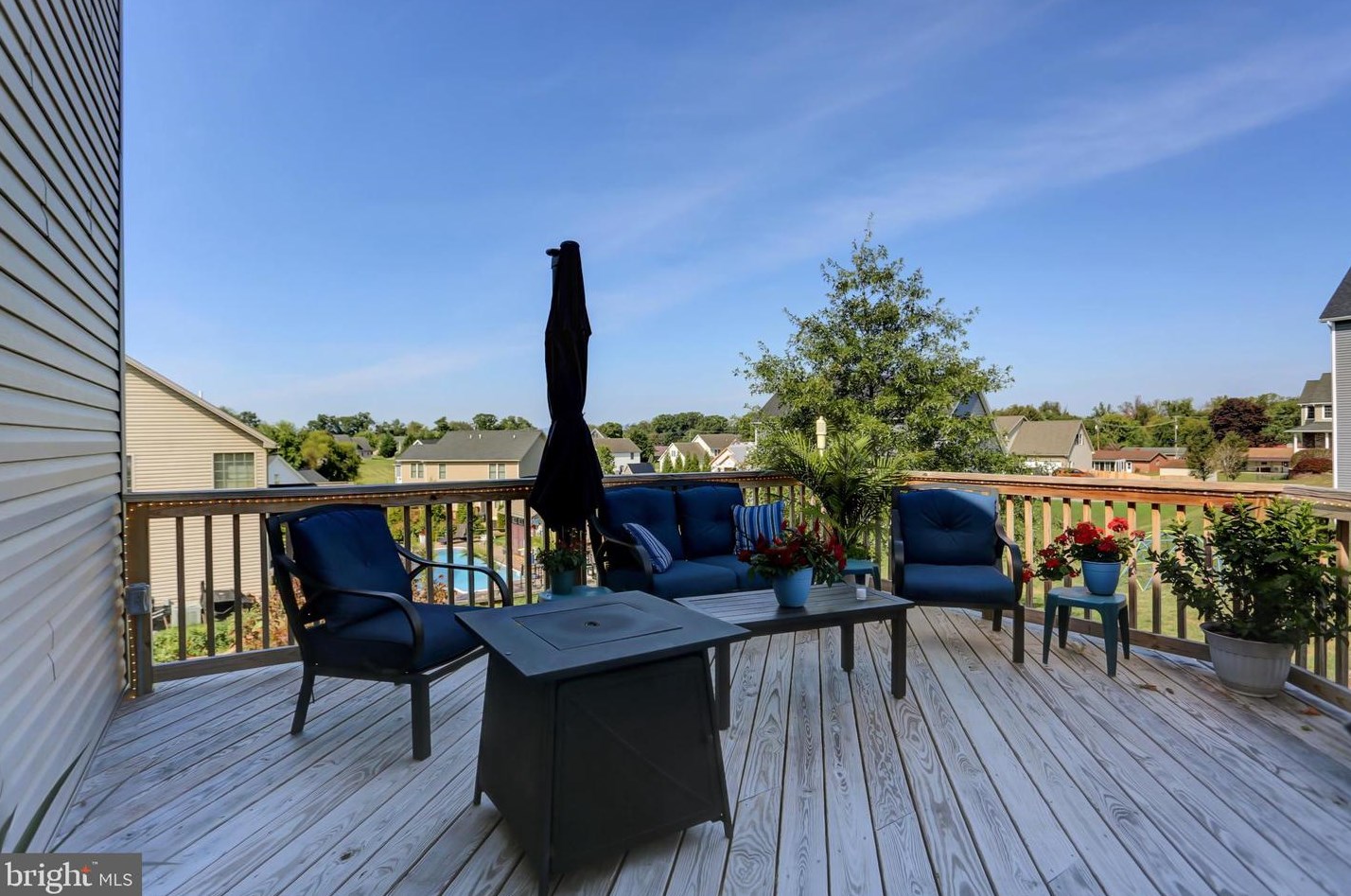 215 Cresthaven Dr, Fayetteville PA  17222-9377 exterior