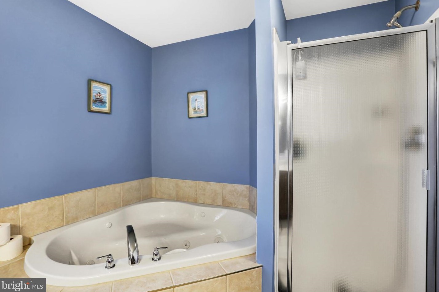 215 Cresthaven Dr, Fayetteville PA  17222-9377 exterior