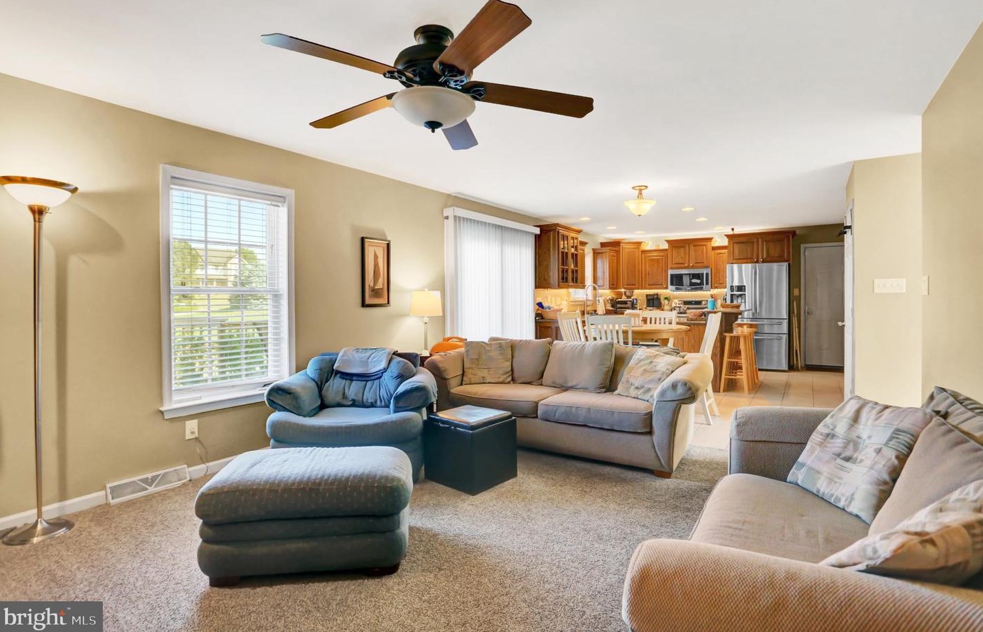 215 Cresthaven Dr, Fayetteville PA  17222-9377 exterior