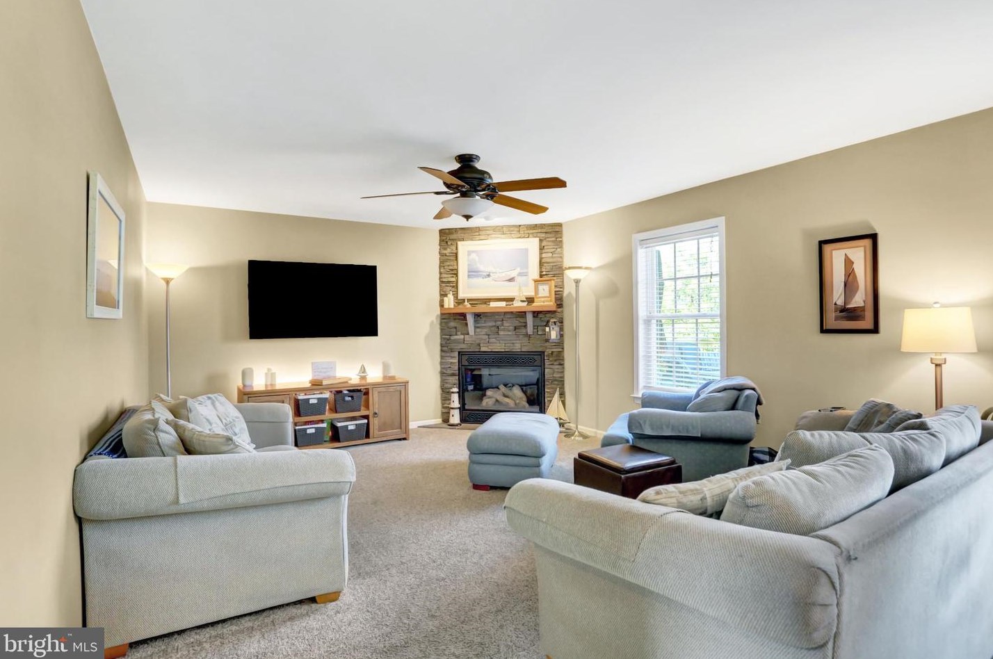 215 Cresthaven Dr, Fayetteville PA  17222-9377 exterior