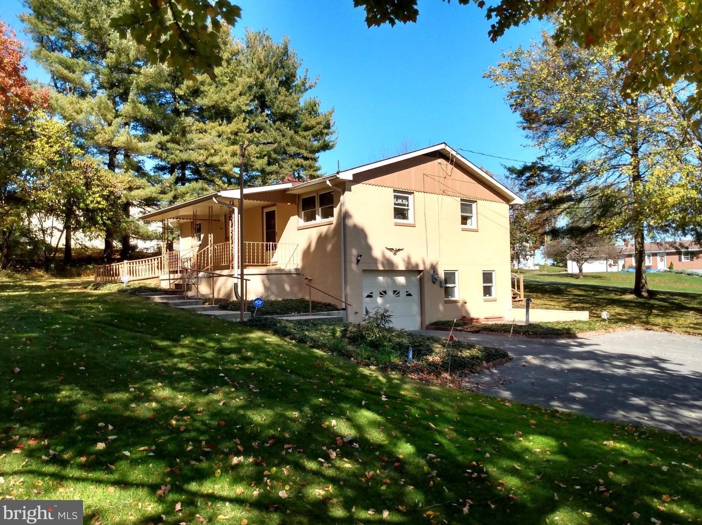 676 Siloam Rd, Chambersburg PA  17201-7809 exterior