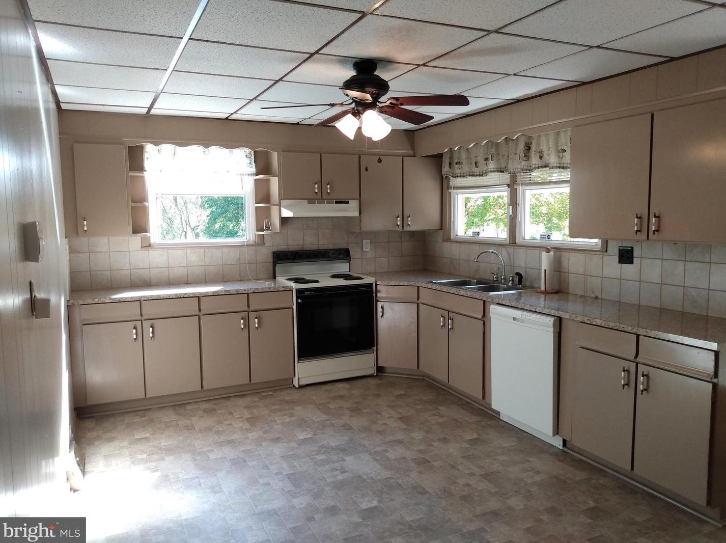 676 Siloam Rd, Chambersburg PA  17201-7809 exterior