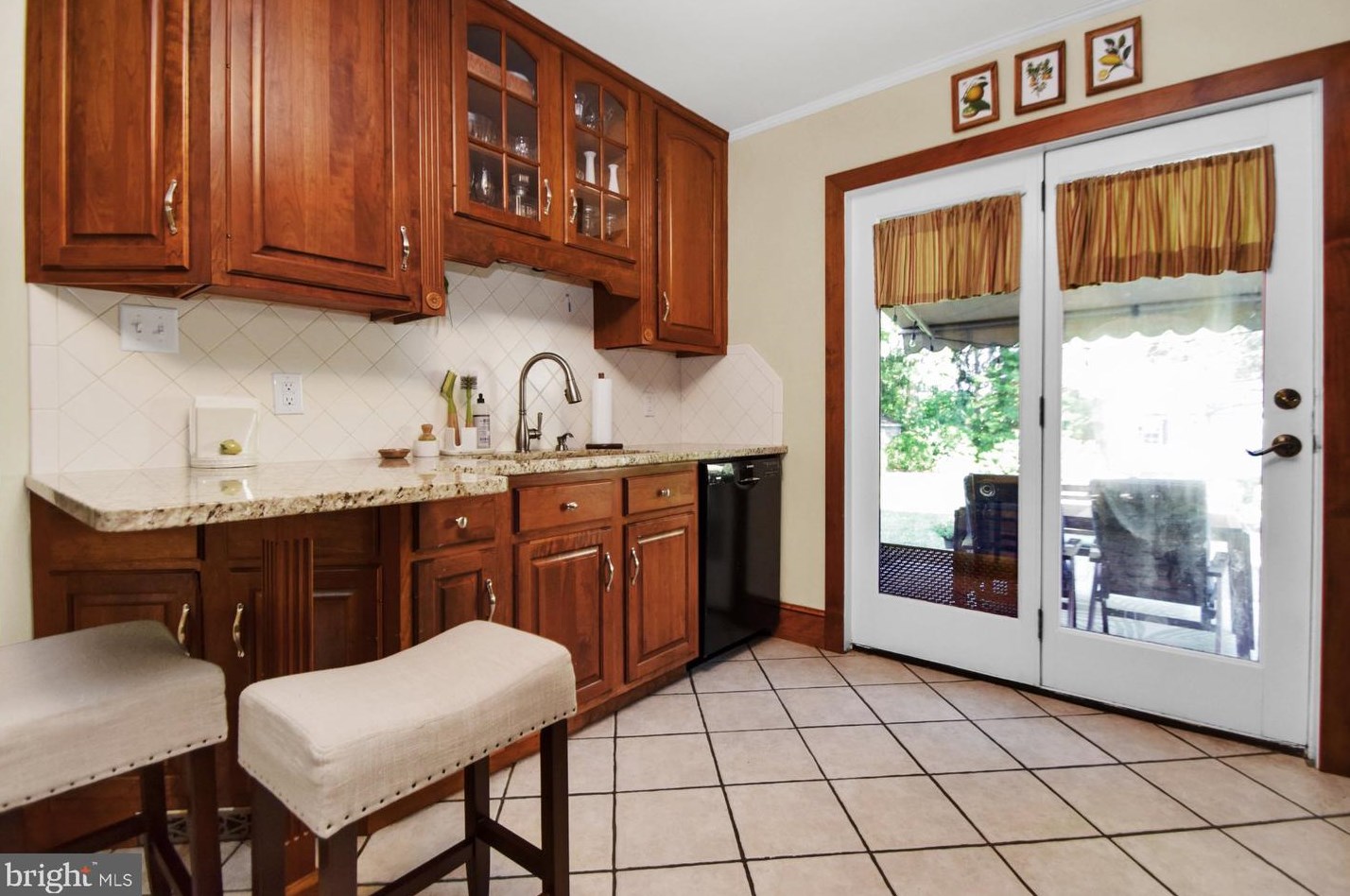 344 Coldbrook Ave, Chambersburg PA  17201-2718 exterior