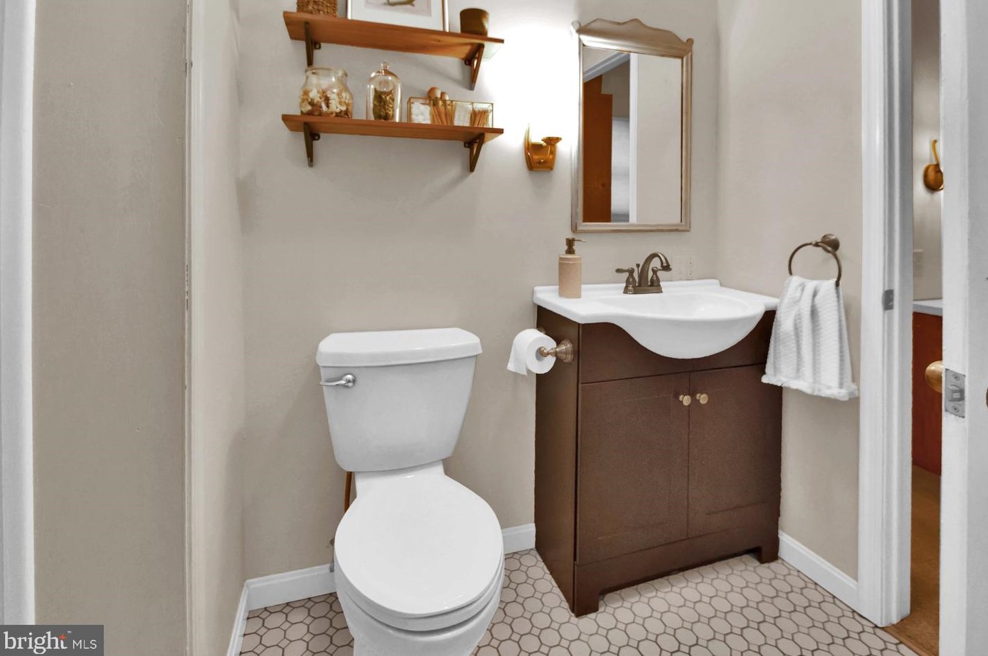 344 Coldbrook Ave, Chambersburg PA  17201-2718 exterior