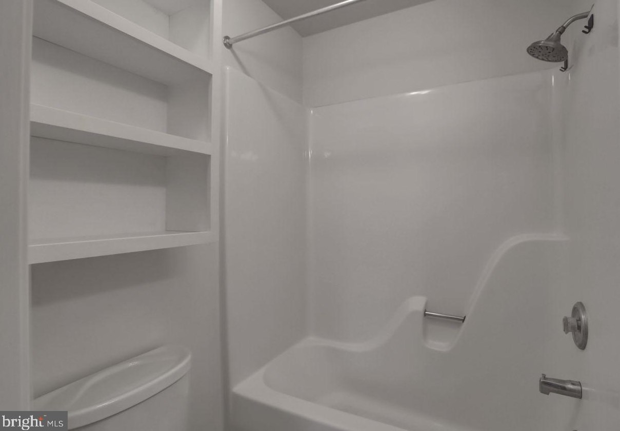 6084 Lincoln Way, Chambersburg PA  17202-8667 exterior