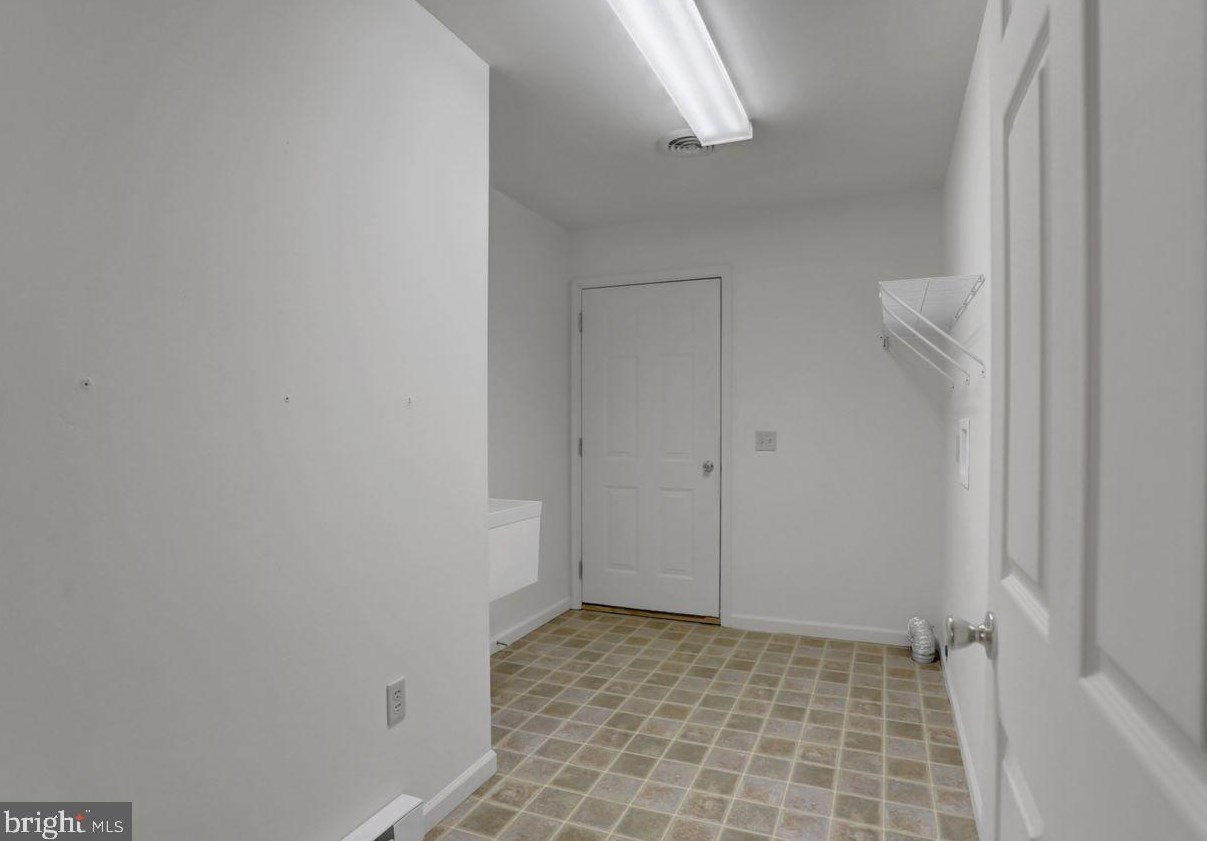 6084 Lincoln Way, Chambersburg PA  17202-8667 exterior