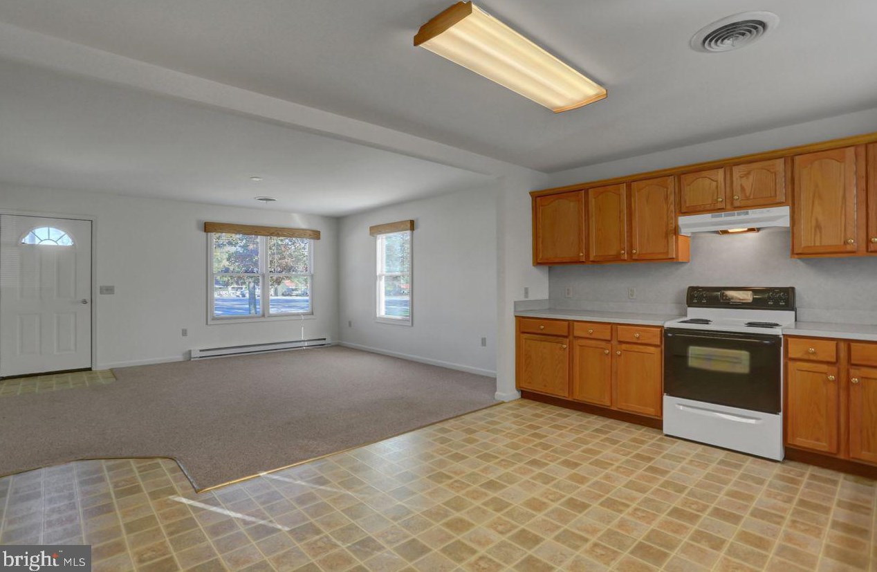 6084 Lincoln Way, Chambersburg PA  17202-8667 exterior