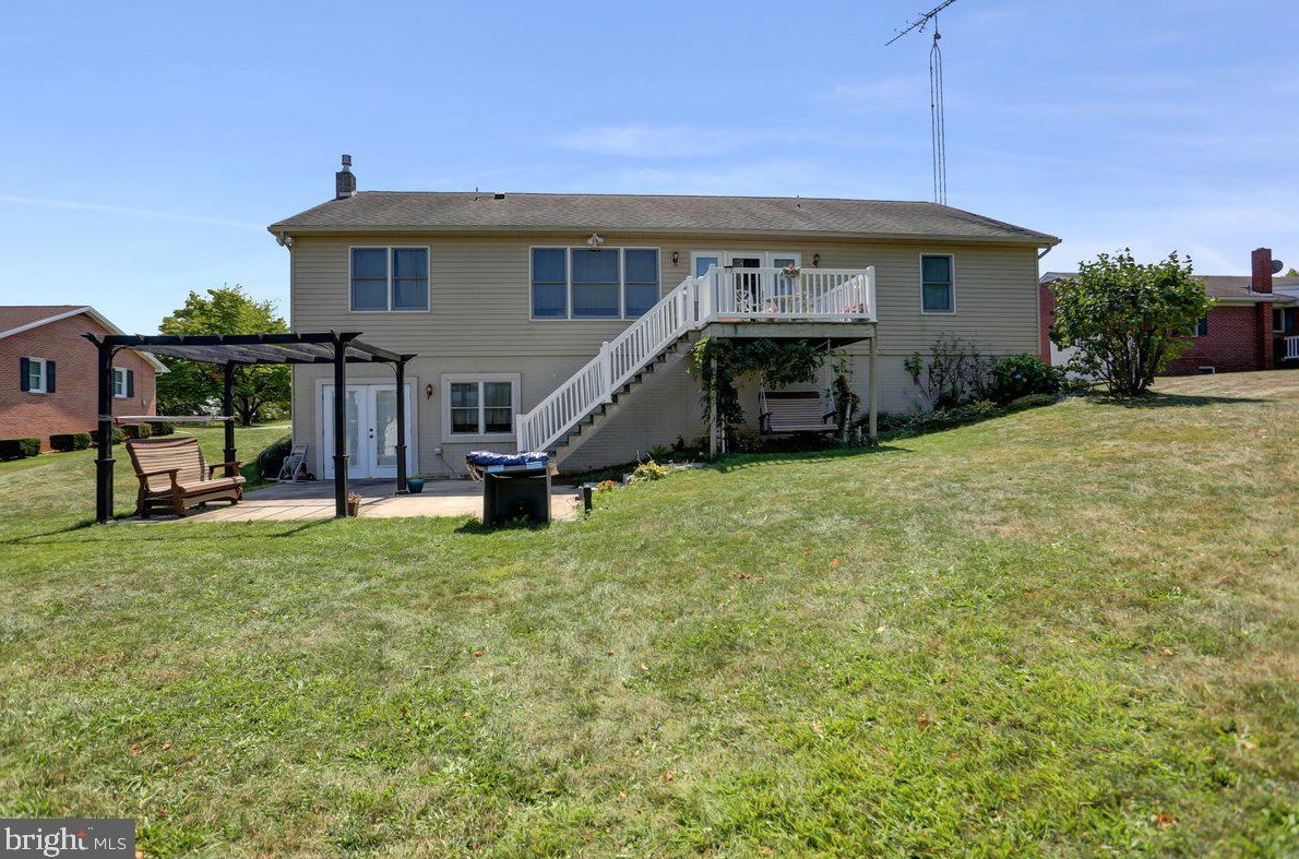 1415 Brechbill Rd, Chambersburg PA  17202-8034 exterior