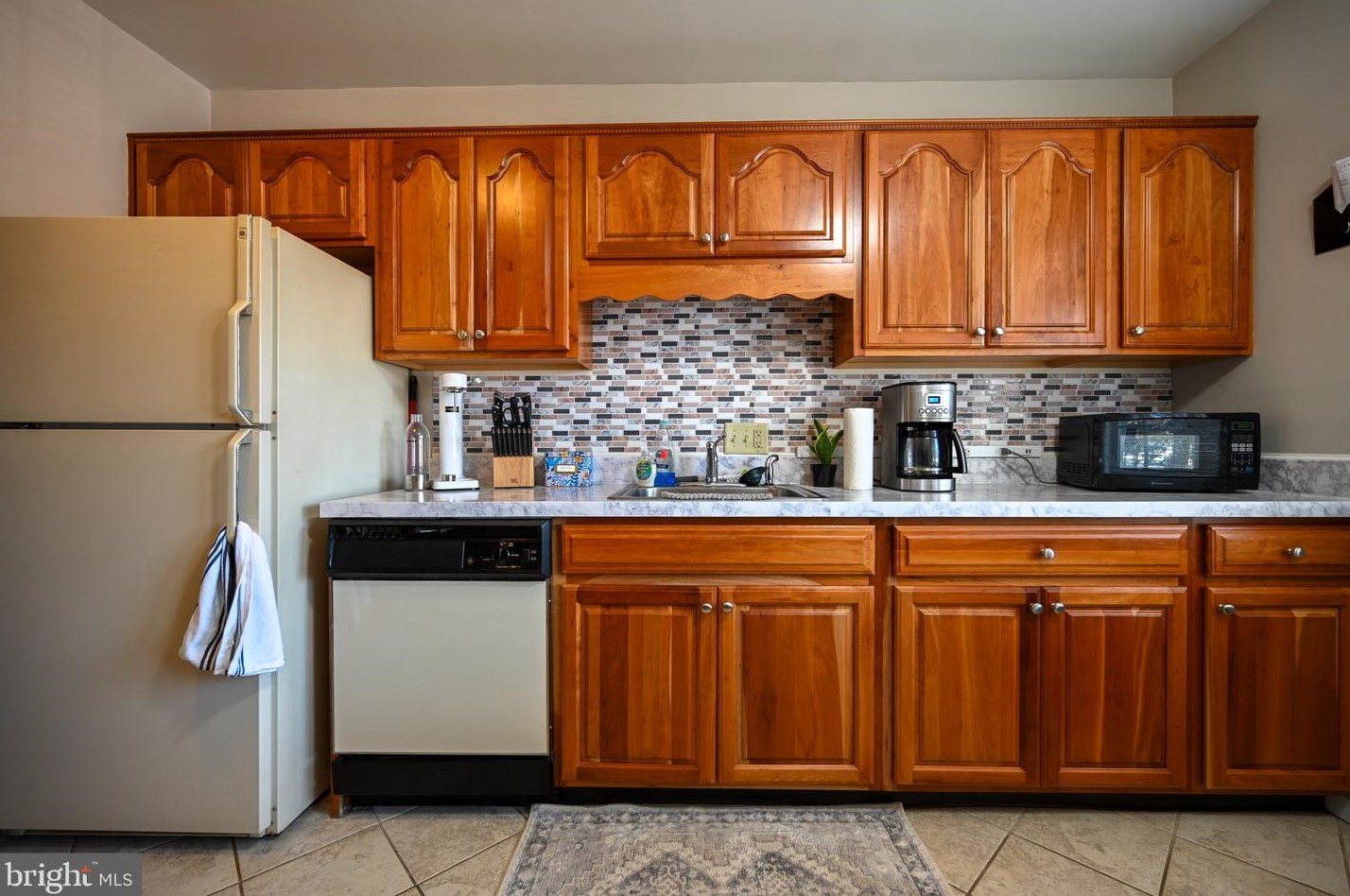 845 Woodlawn Dr, Chambersburg PA  17201-3838 exterior