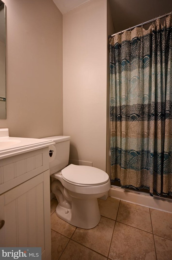 845 Woodlawn Dr, Chambersburg PA  17201-3838 exterior