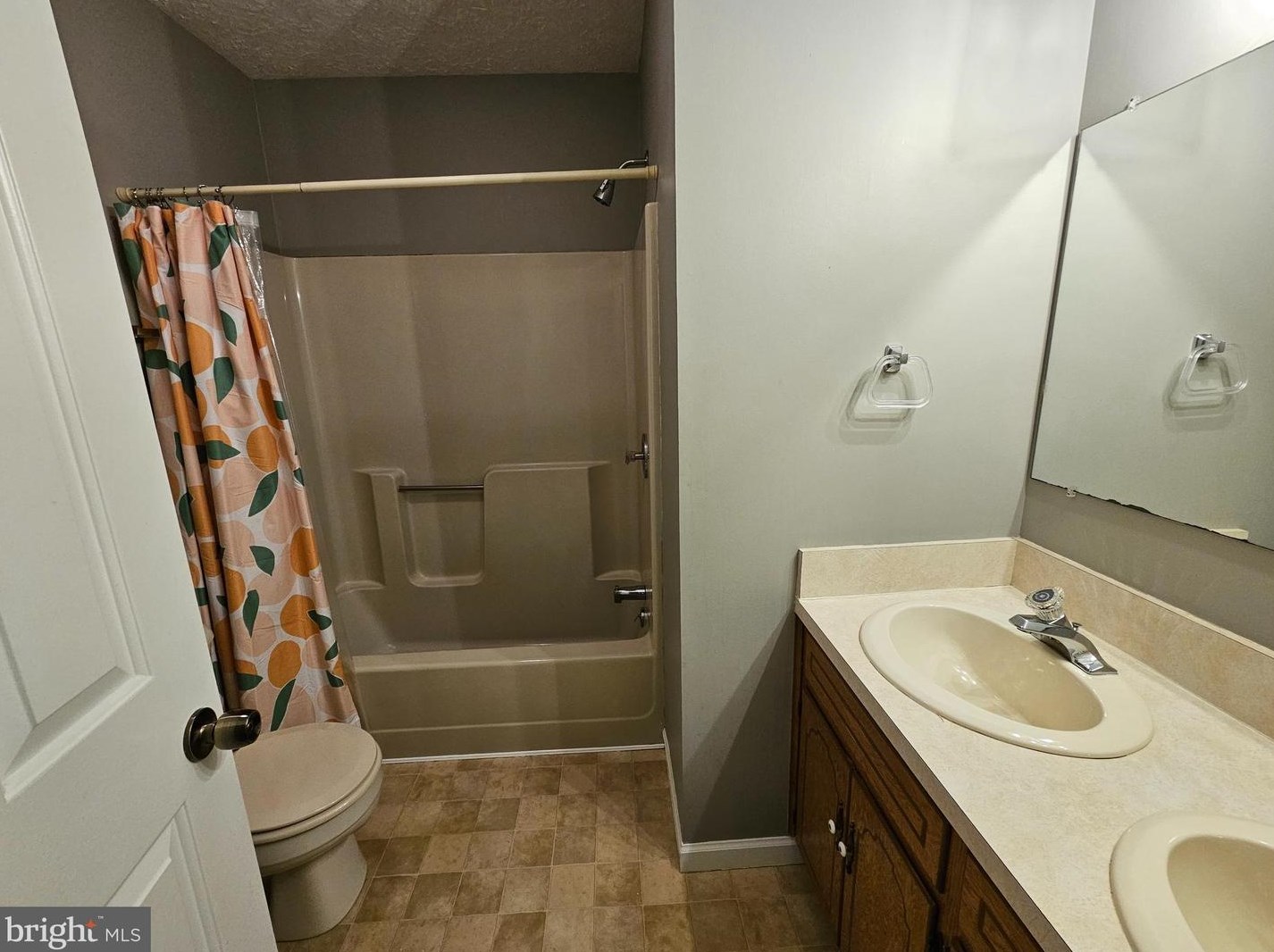 3492 Glen Eagles Dr, Chambersburg PA  17202-8190 exterior