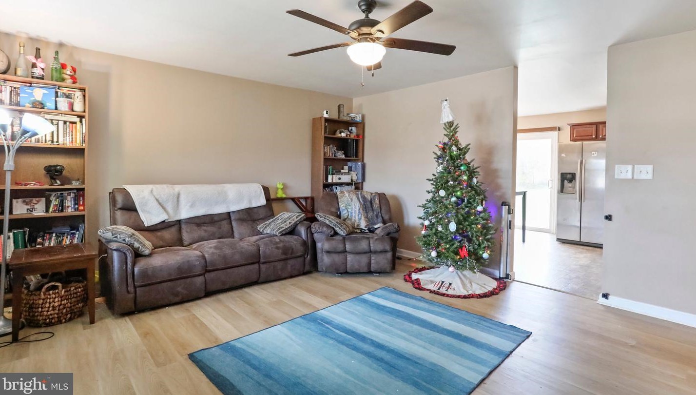 84 Roosevelt Arms Ct, Chambersburg PA  17201-8231 exterior