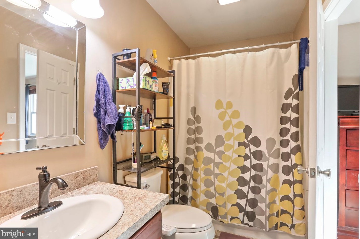 84 Roosevelt Arms Ct, Chambersburg PA  17201-8231 exterior