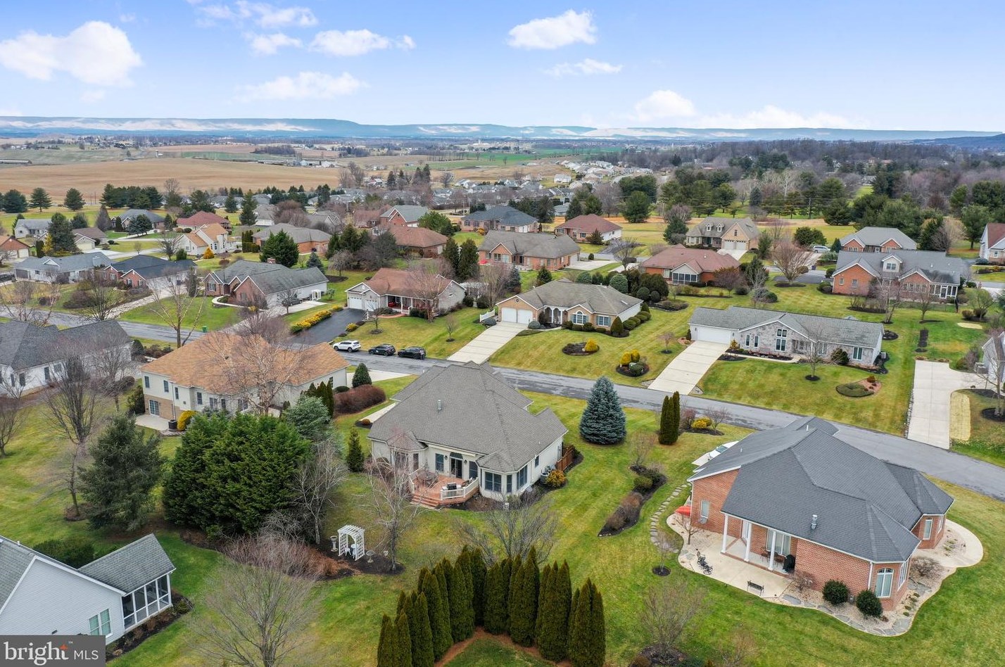 6340 Medina Ridge Dr, Fayetteville PA  17222-9435 exterior