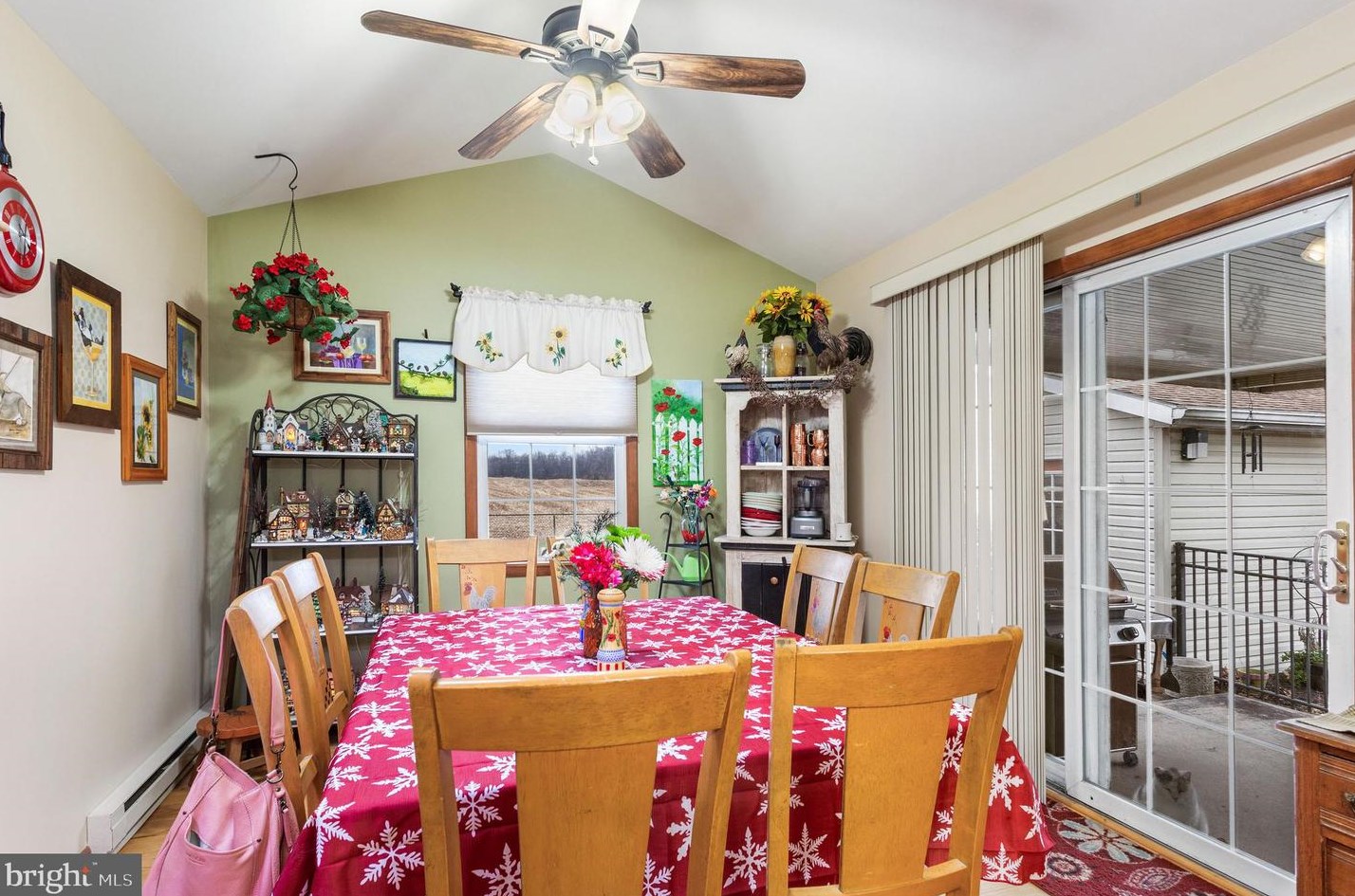 5748 Cumberland Hwy, Chambersburg PA  17202-7306 exterior