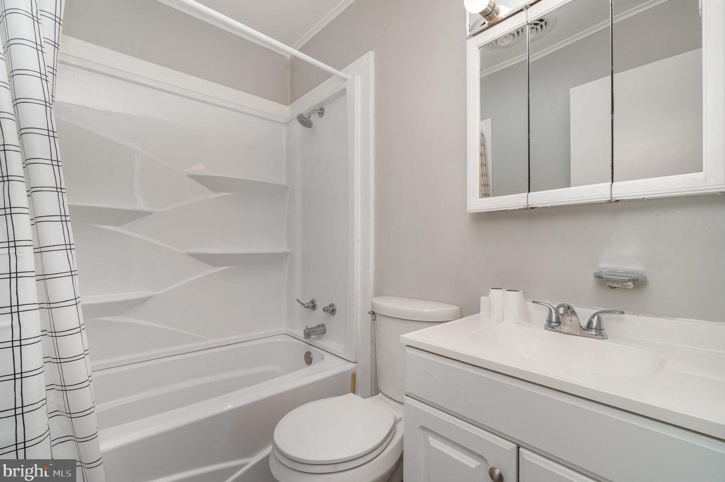 5075 Lincoln Way, Fayetteville PA  17222-1050 exterior