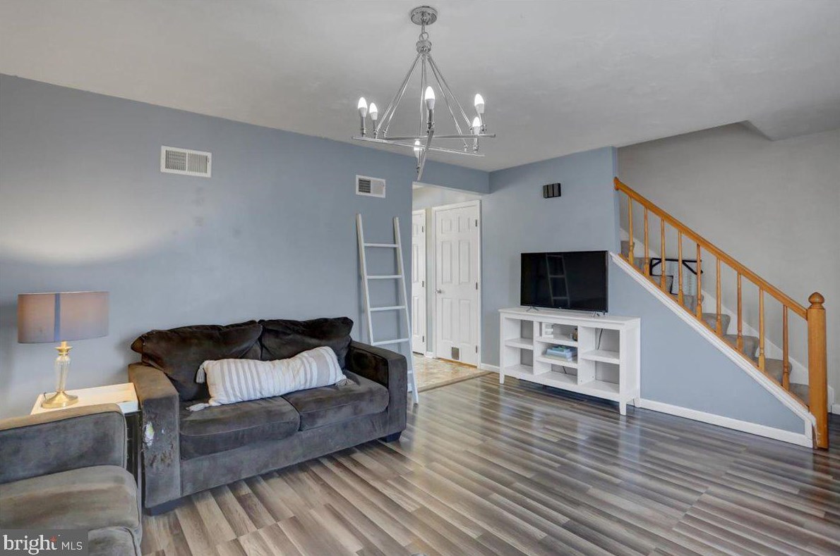 2608 Banbury Ln, Chambersburg PA  17202-8136 exterior
