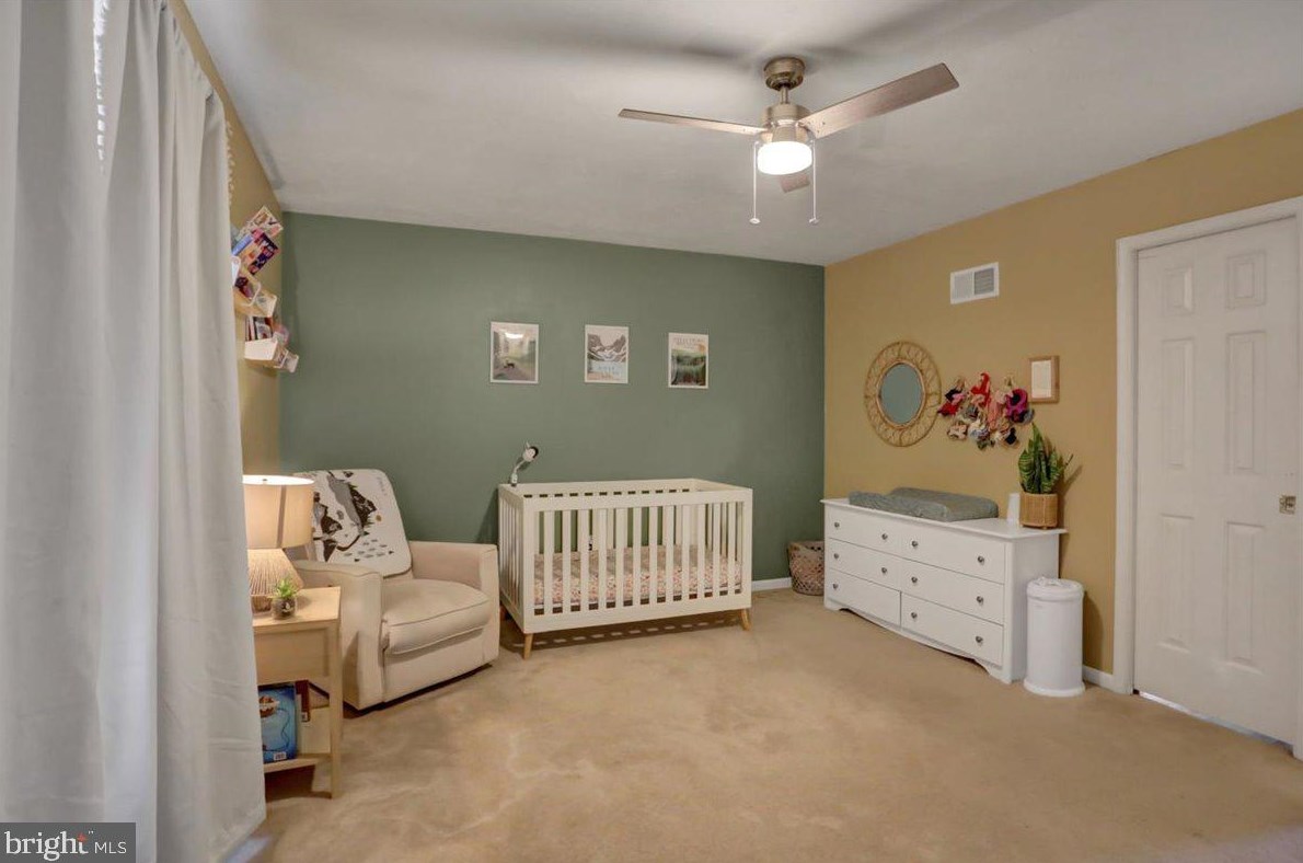 2608 Banbury Ln, Chambersburg PA  17202-8136 exterior