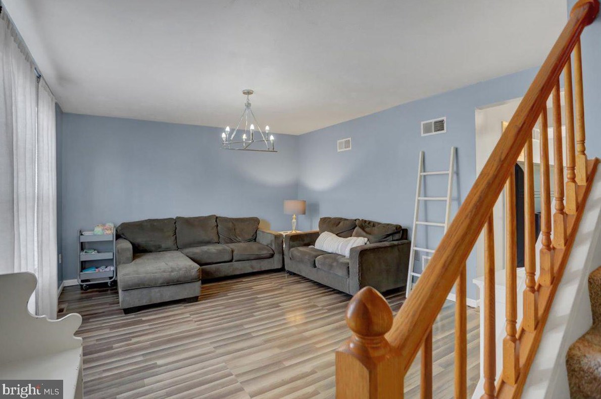 2608 Banbury Ln, Chambersburg PA  17202-8136 exterior