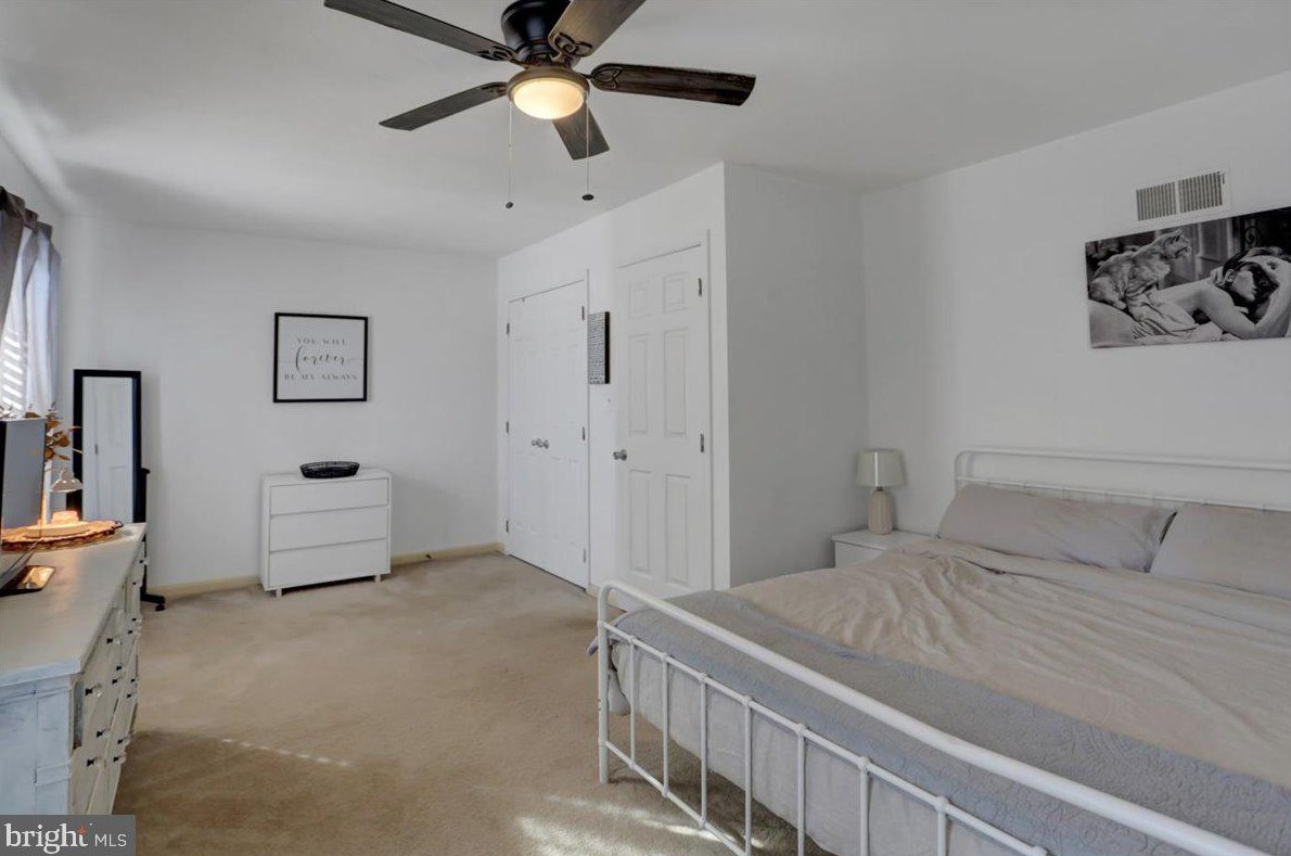 2608 Banbury Ln, Chambersburg PA  17202-8136 exterior