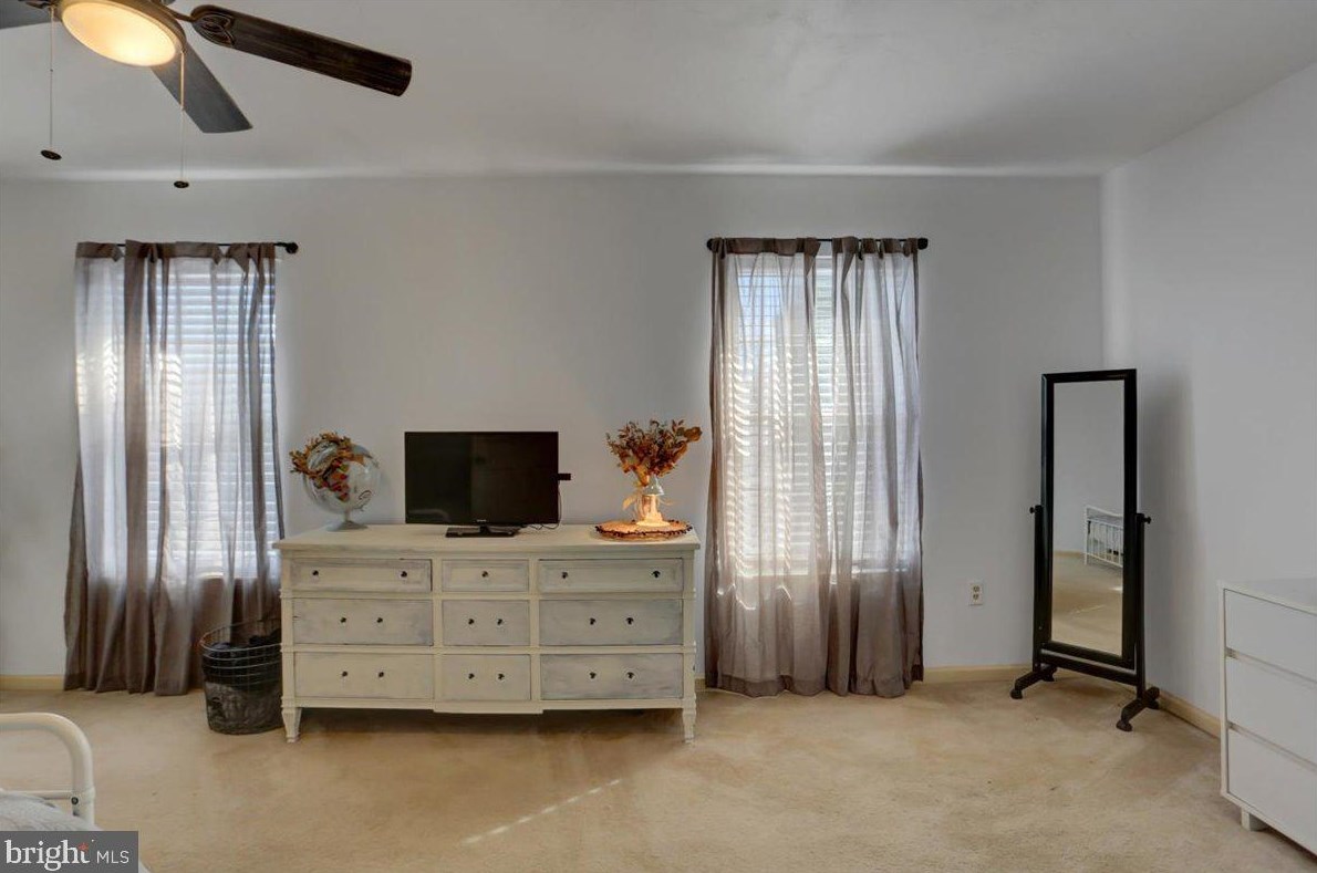 2608 Banbury Ln, Chambersburg PA  17202-8136 exterior