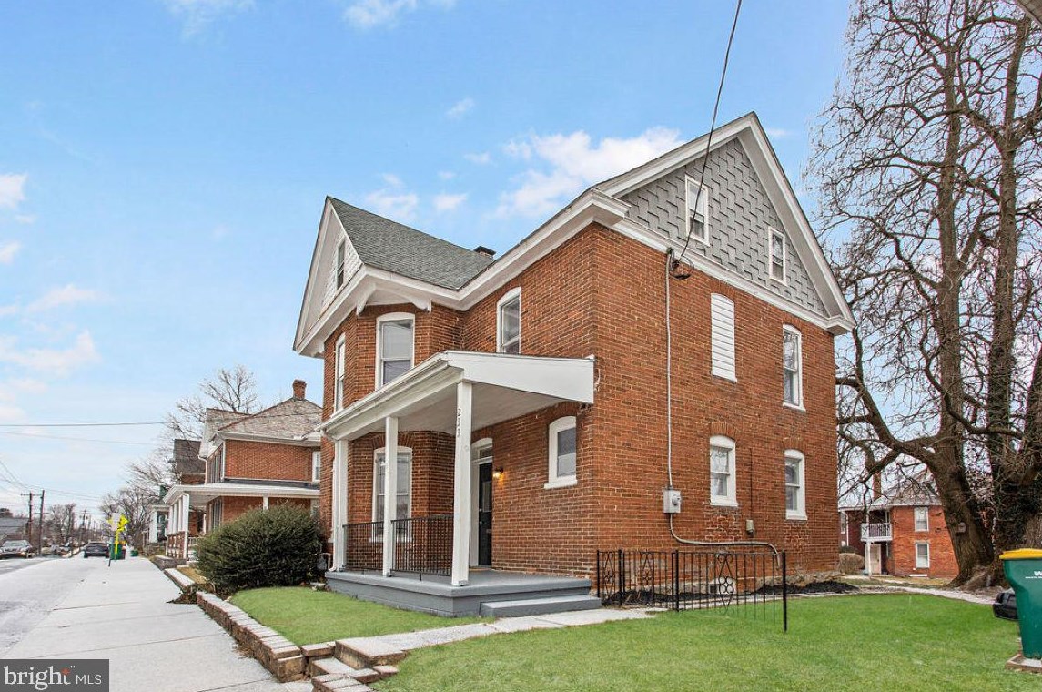 233 Fairview Ave, Roadside PA  17268-1930 exterior
