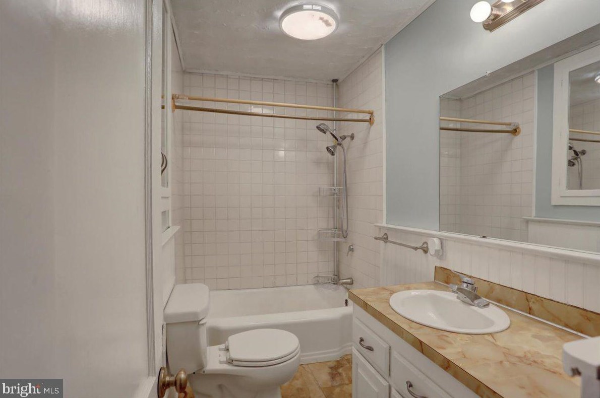 44 Conner Ave, Chambersburg PA  17201-2057 exterior