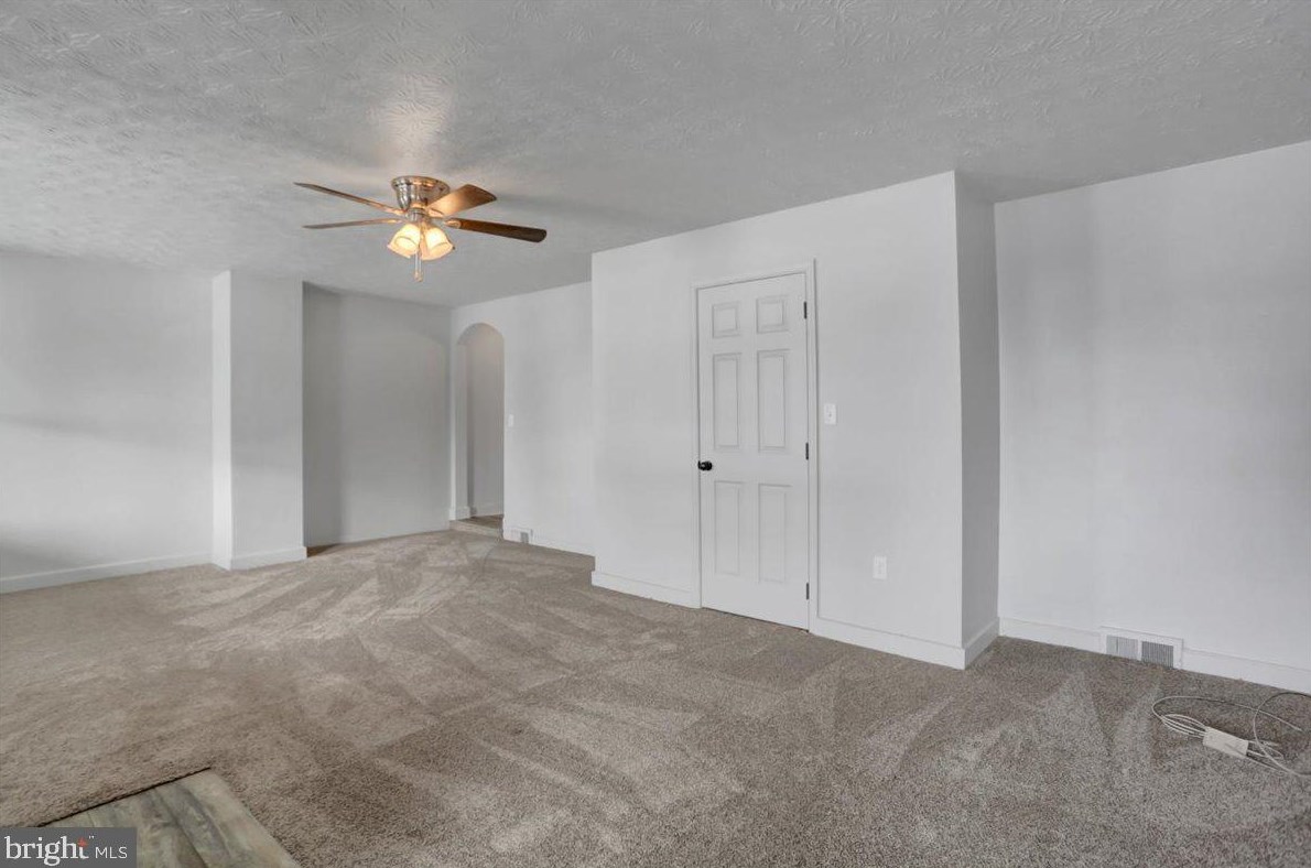 291 King St, Chambersburg PA  17201-1517 exterior