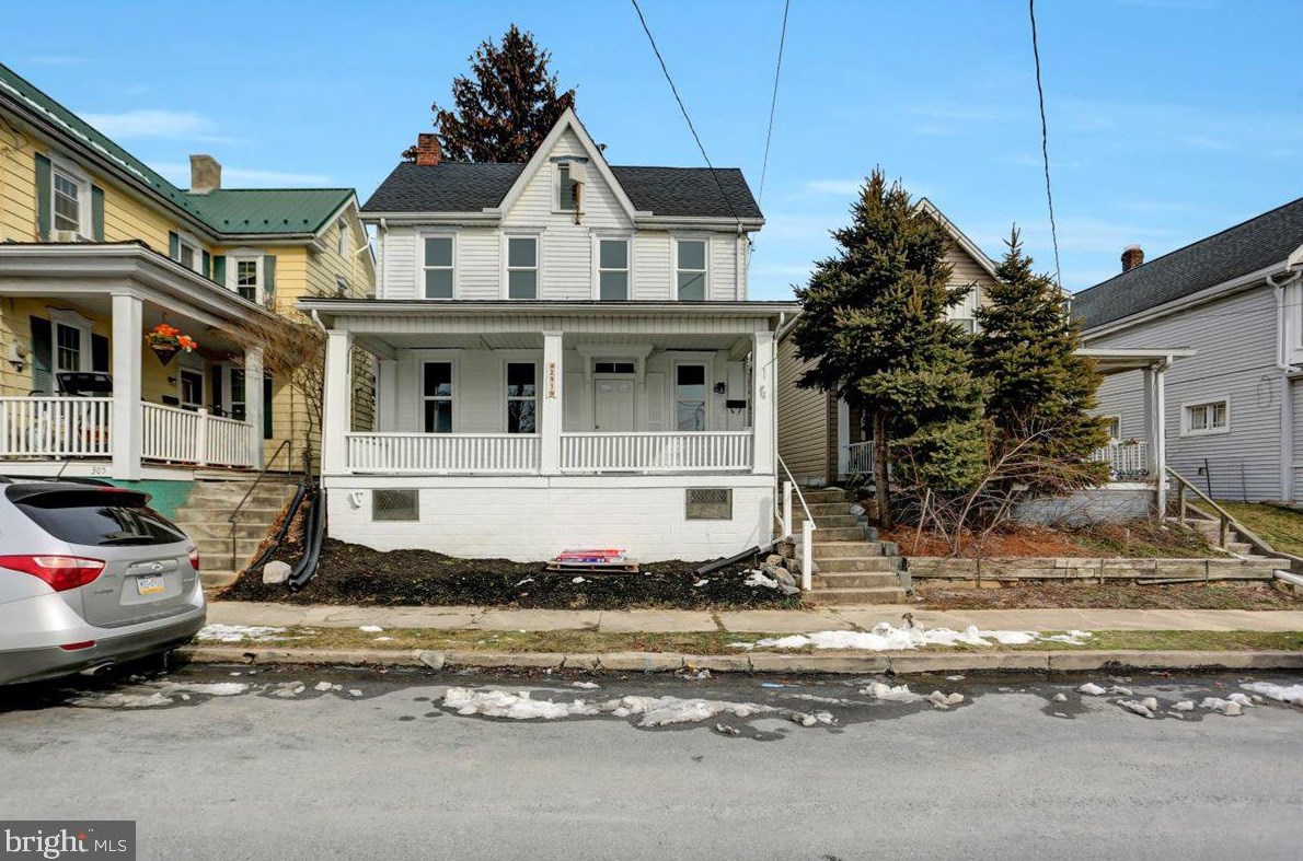 291 King St, Chambersburg PA  17201-1517 exterior