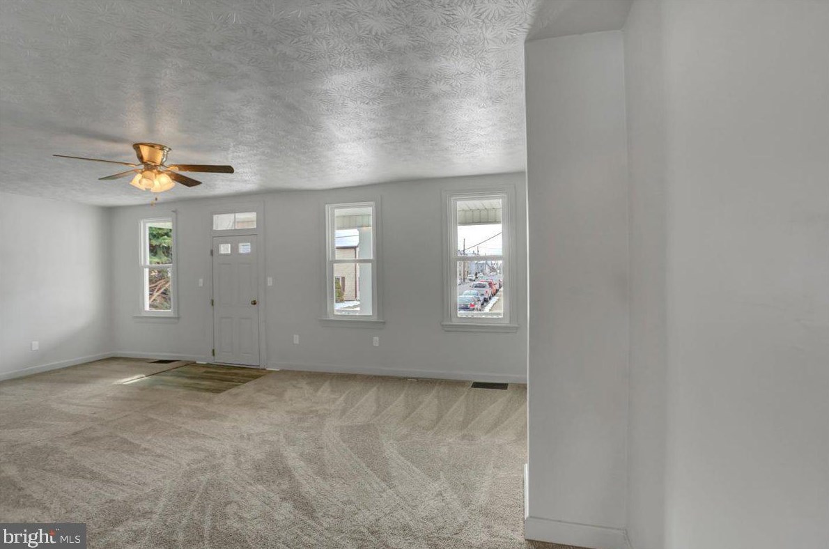 291 King St, Chambersburg PA  17201-1517 exterior