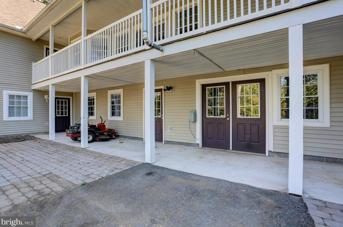 2065 Loop Rd, Chambersburg PA  17202-8842 exterior