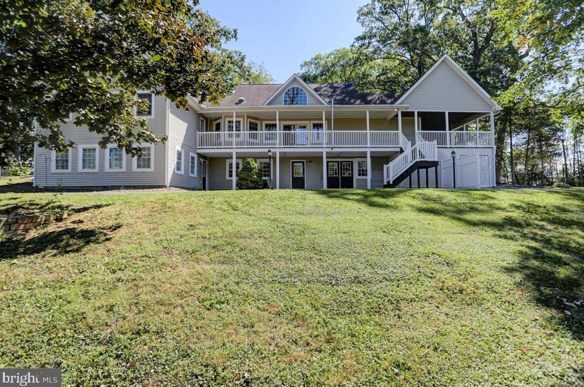 2065 Loop Rd, Chambersburg PA  17202-8842 exterior