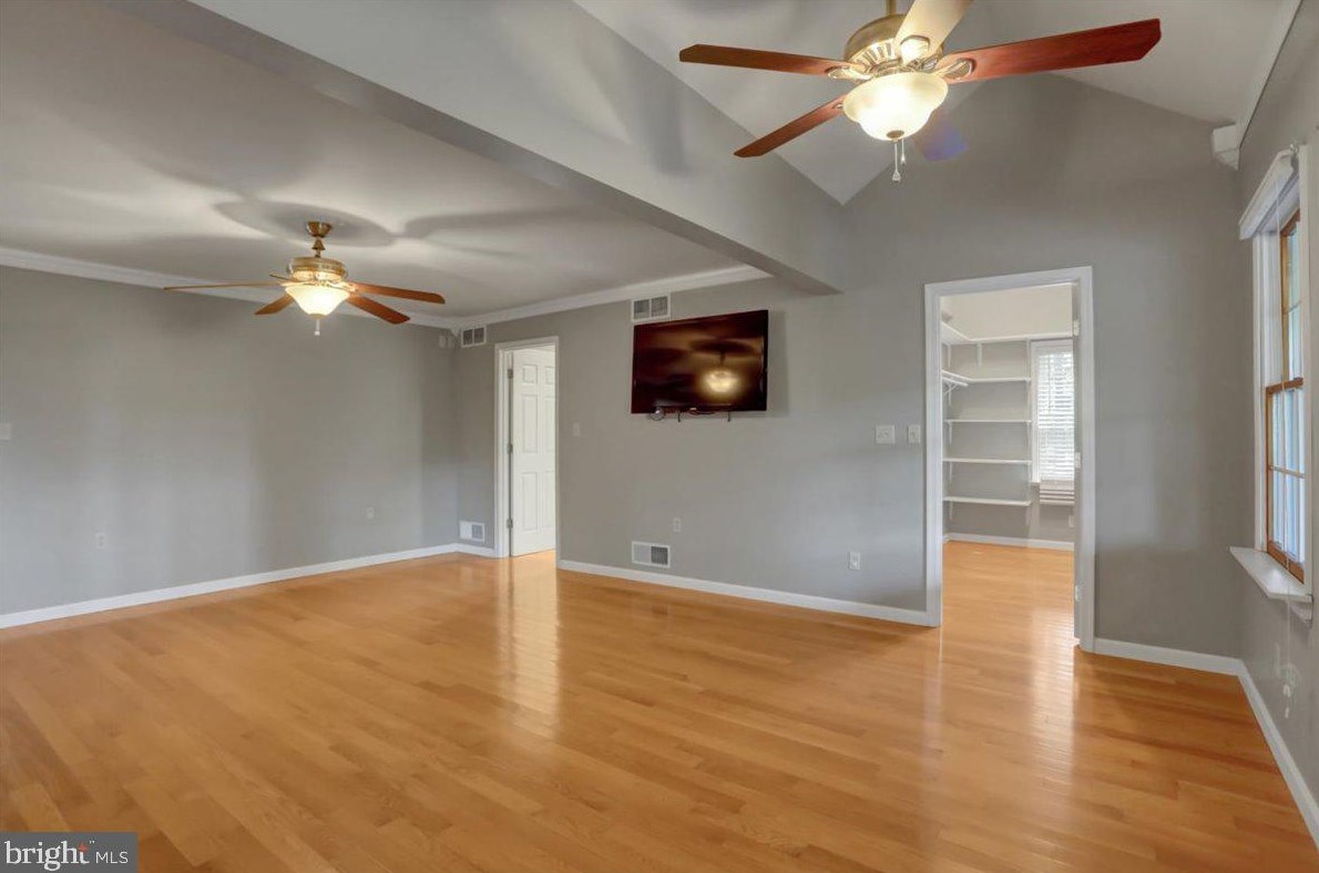 2065 Loop Rd, Chambersburg PA  17202-8842 exterior
