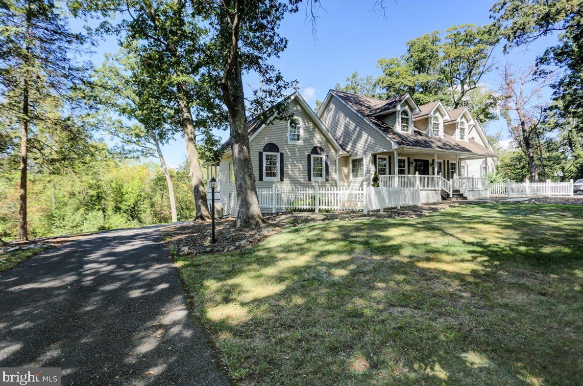 2065 Loop Rd, Chambersburg PA  17202-8842 exterior