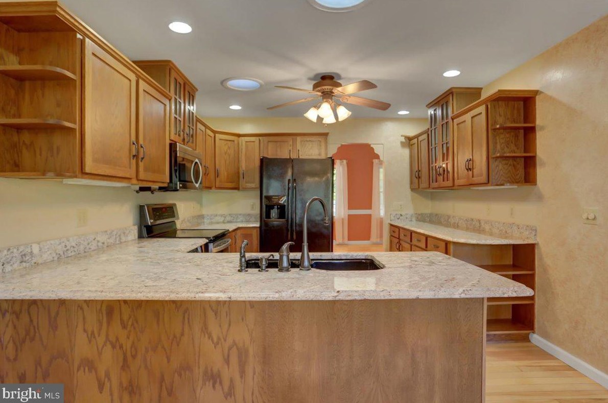 2065 Loop Rd, Chambersburg PA  17202-8842 exterior