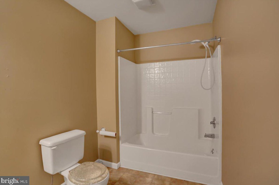 2065 Loop Rd, Chambersburg PA  17202-8842 exterior