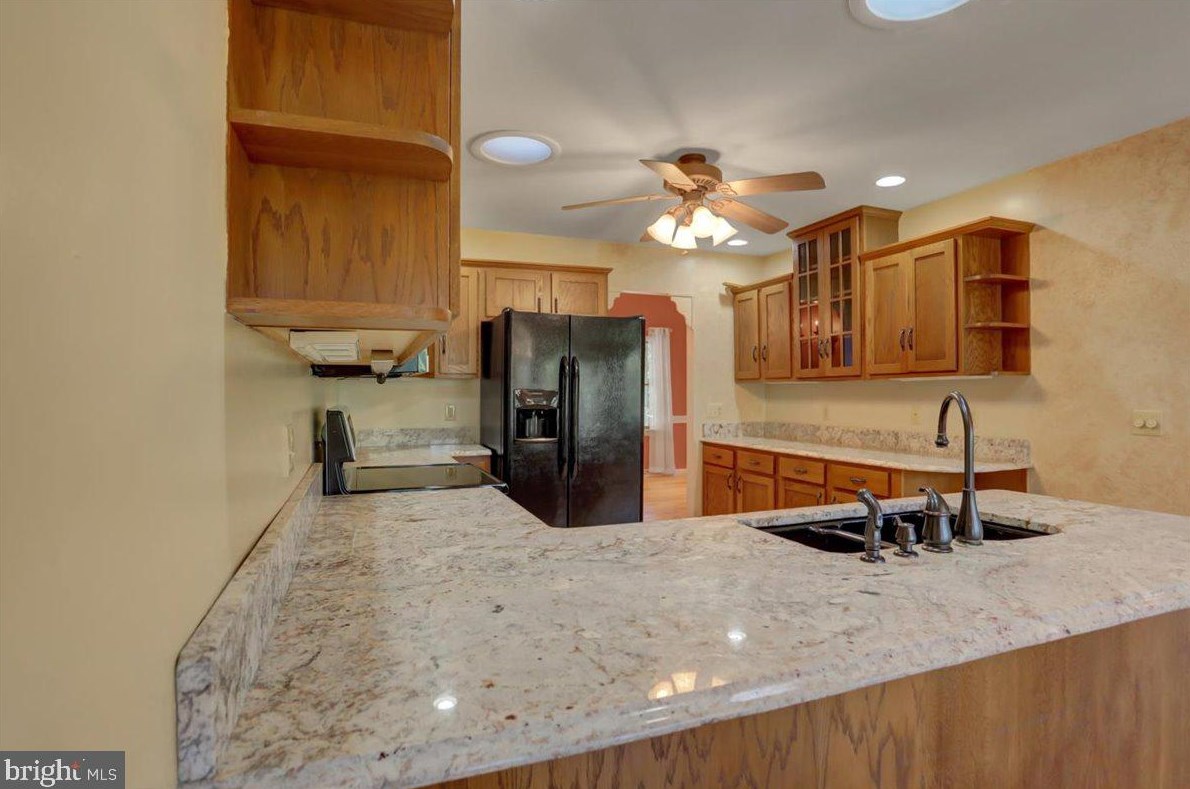 2065 Loop Rd, Chambersburg PA  17202-8842 exterior
