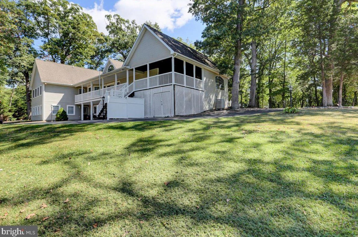2065 Loop Rd, Chambersburg PA  17202-8842 exterior