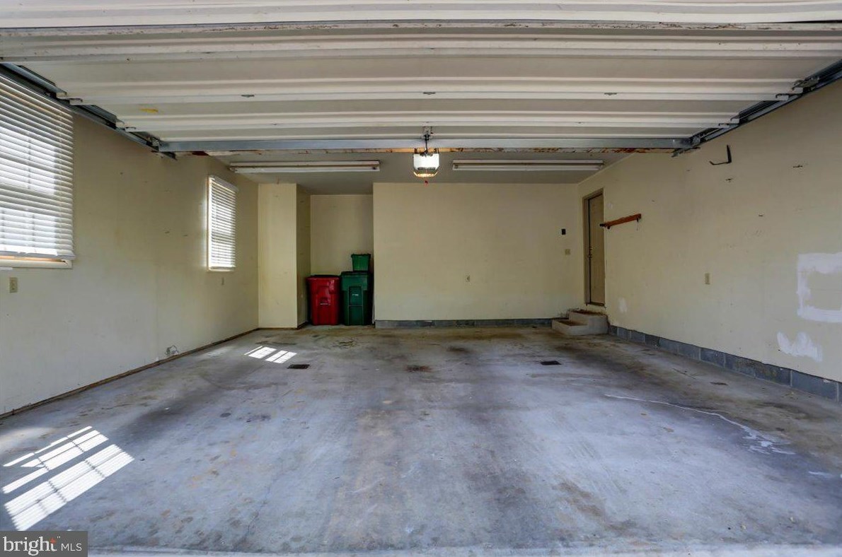 2065 Loop Rd, Chambersburg PA  17202-8842 exterior