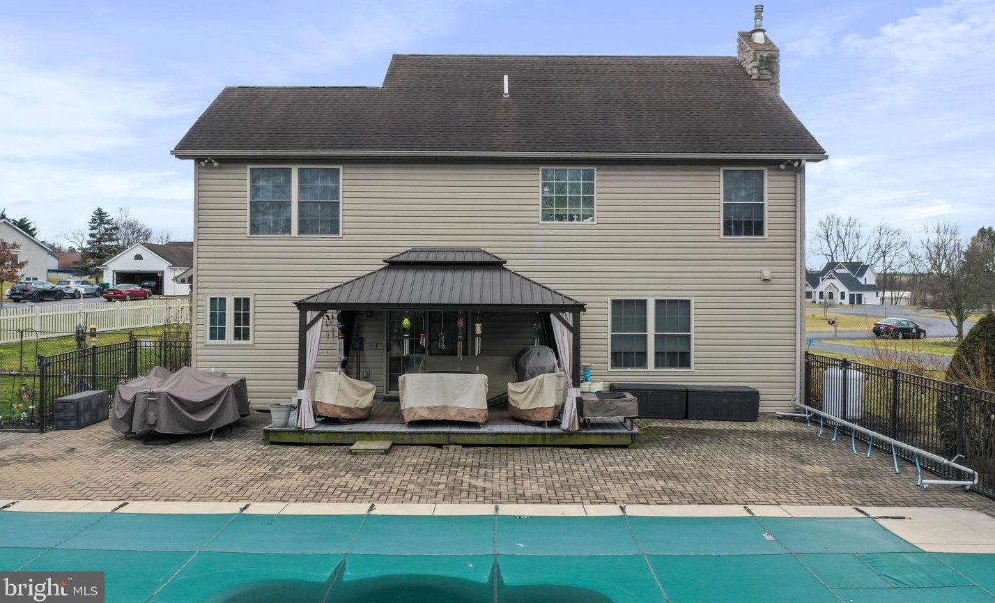 180 Buckingham Dr, Chambersburg PA  17201-8370 exterior