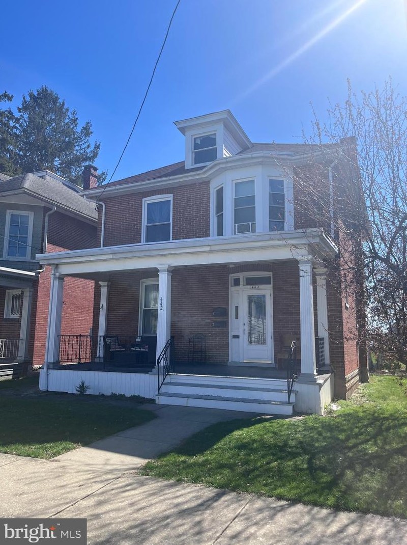 442 Catherine St, Chambersburg PA  17201-2604 exterior