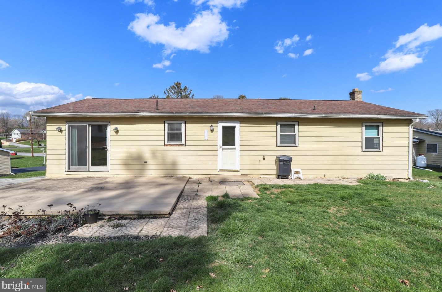 106 Echo Dr, Chambersburg PA  17202-3308 exterior