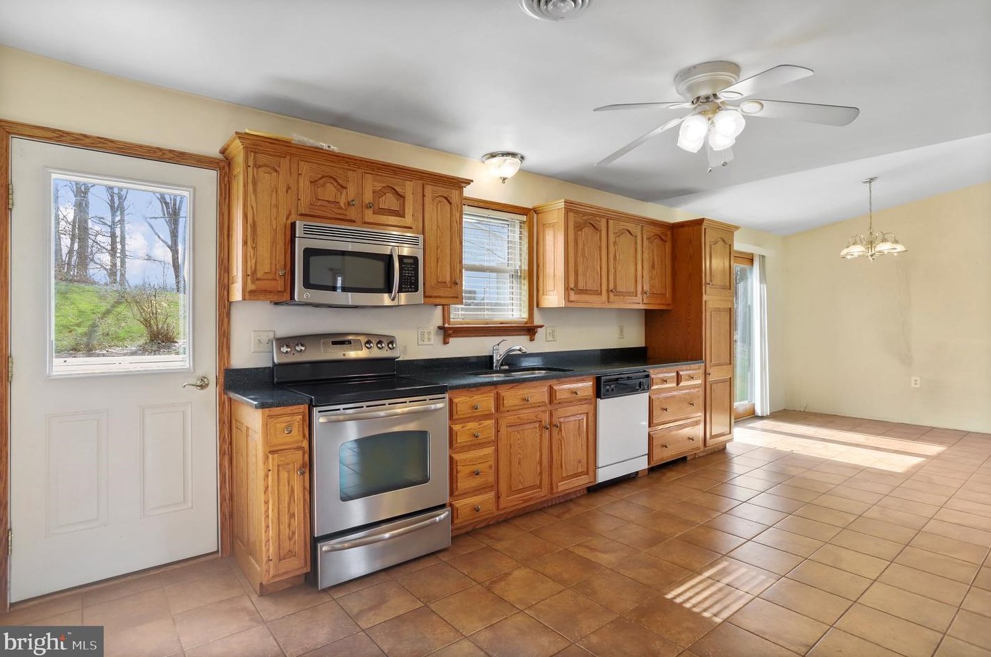 106 Echo Dr, Chambersburg PA  17202-3308 exterior