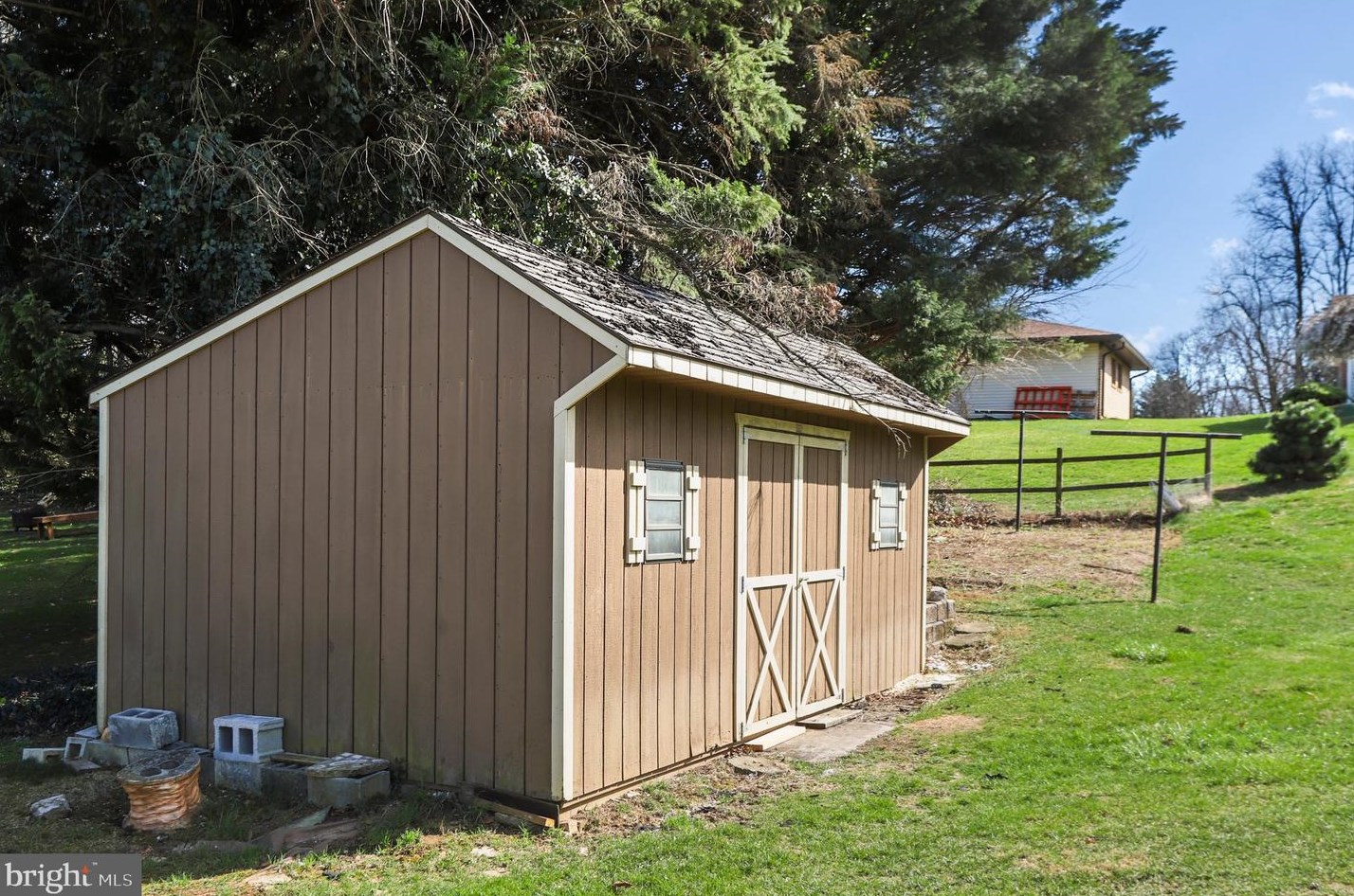 106 Echo Dr, Chambersburg PA  17202-3308 exterior