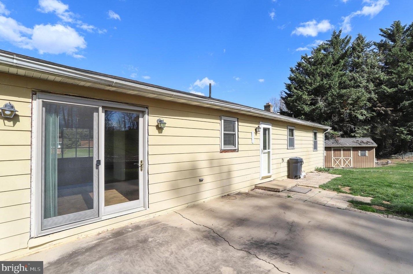 106 Echo Dr, Chambersburg PA  17202-3308 exterior