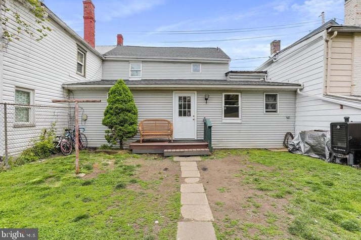 157 4 St, Chambersburg PA  17201-3616 exterior