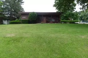 644 Stouffer Ave, Chambersburg, PA 17201 - Photo 3