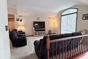 6071 Greenbriar Ct, Fayetteville, PA 17222 - Photo 9