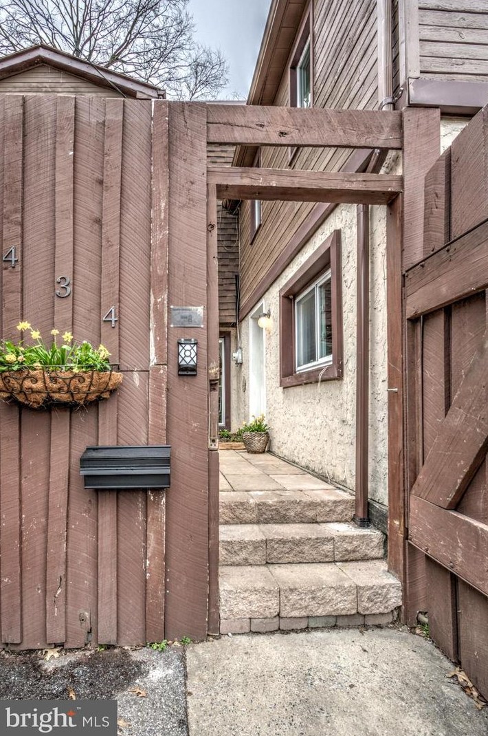 434 Market St, Marietta PA 17547-1607 exterior